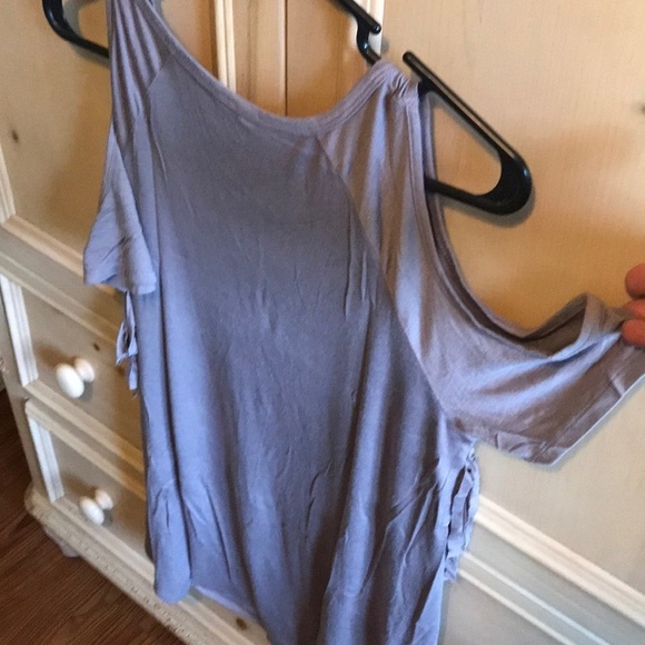 BNWOT lavender cold shoulder tunic - Picture 3 of 6